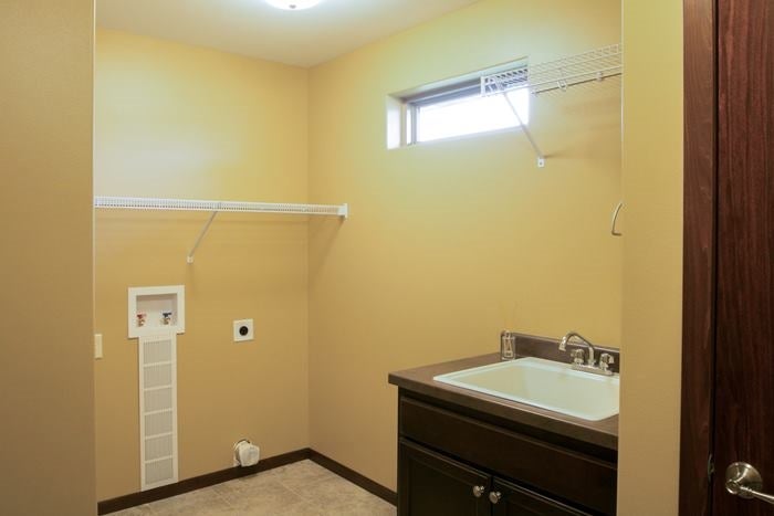 906 Wood Lily Road Solon, IA 52333 - Photo 19 of 25 Gallery Image 19