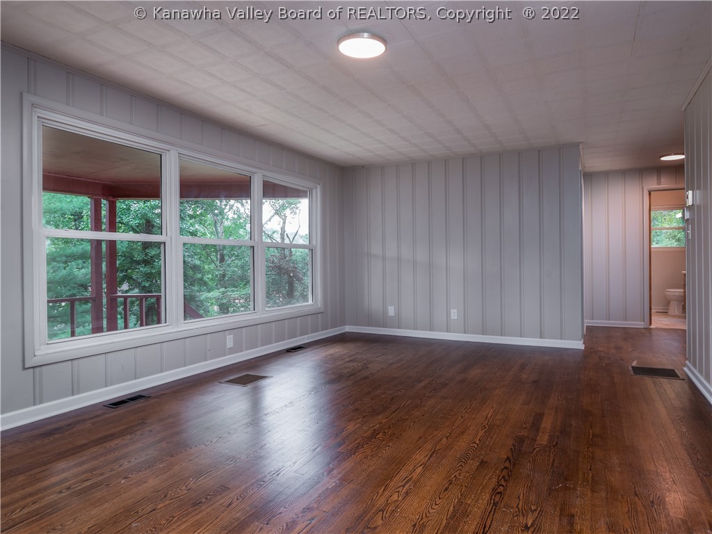 1205 Strawberry Road St. Albans, WV 25177 - Photo 8 of 23 Gallery Image 8