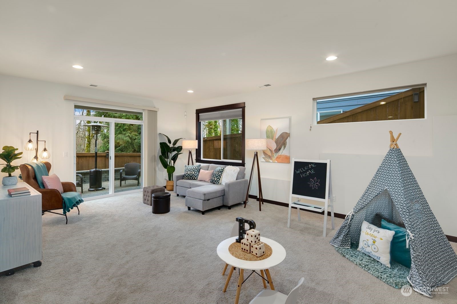 17605 3rd Avenue Southeast Bothell, WA 98012 - Photo 28 of 38 a living room with furniture and a flat screen tv
