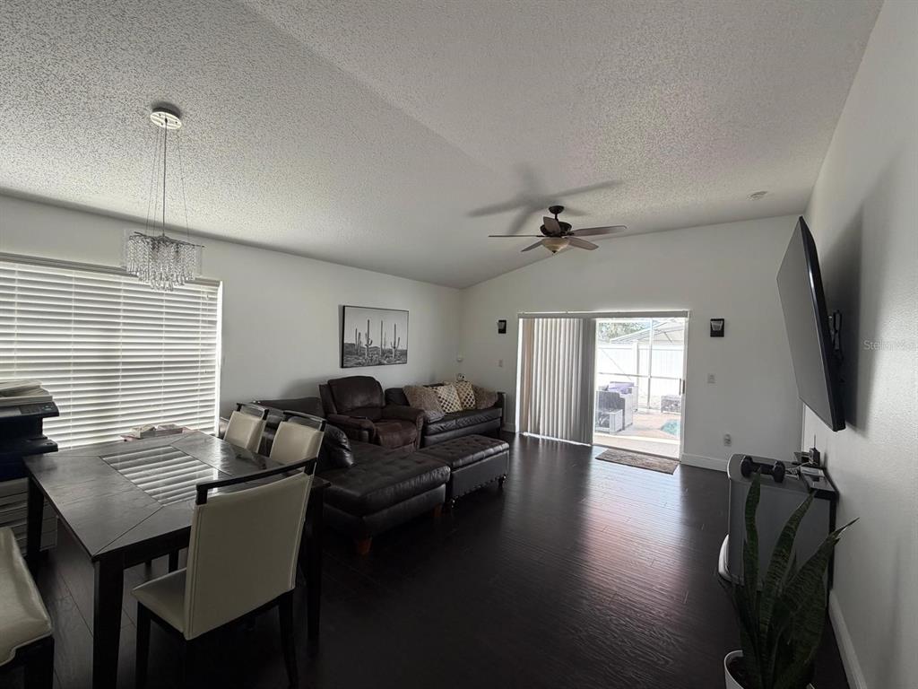 2558 Chatham Circle Kissimmee, FL 34746 - Photo 2 of 8