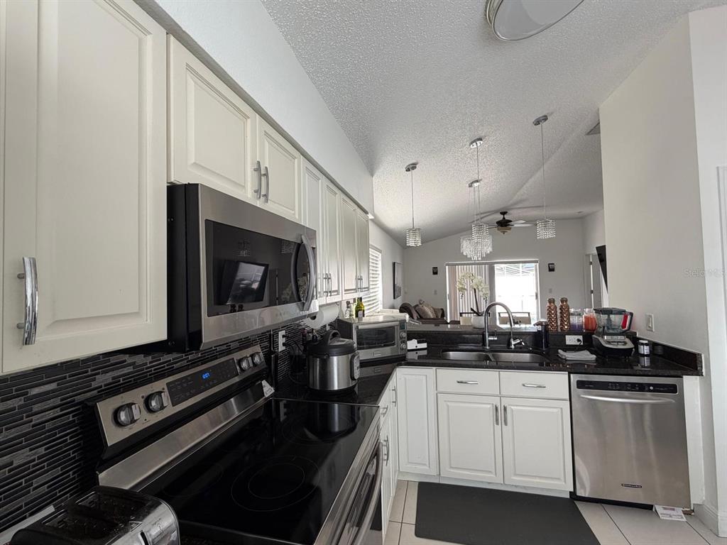 2558 Chatham Circle Kissimmee, FL 34746 - Photo 5 of 8