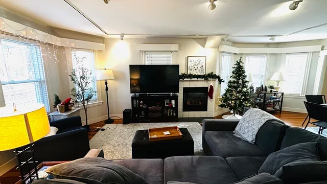 $3,200 | 128 Garden Cambridge Ma, Unit 1, Cambridge, MA 02138