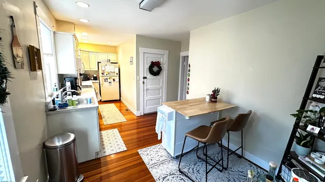 $3,200 | 128 Garden Cambridge Ma, Unit 1, Cambridge, MA 02138