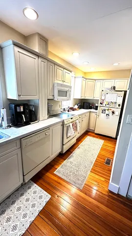 $3,200 | 128 Garden Cambridge Ma, Unit 1, Cambridge, MA 02138