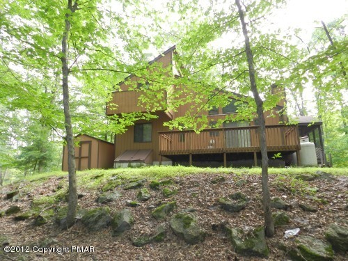 734 Decker Road Bushkill, PA 18324 - Photo 15 of 18 a backyard of a house