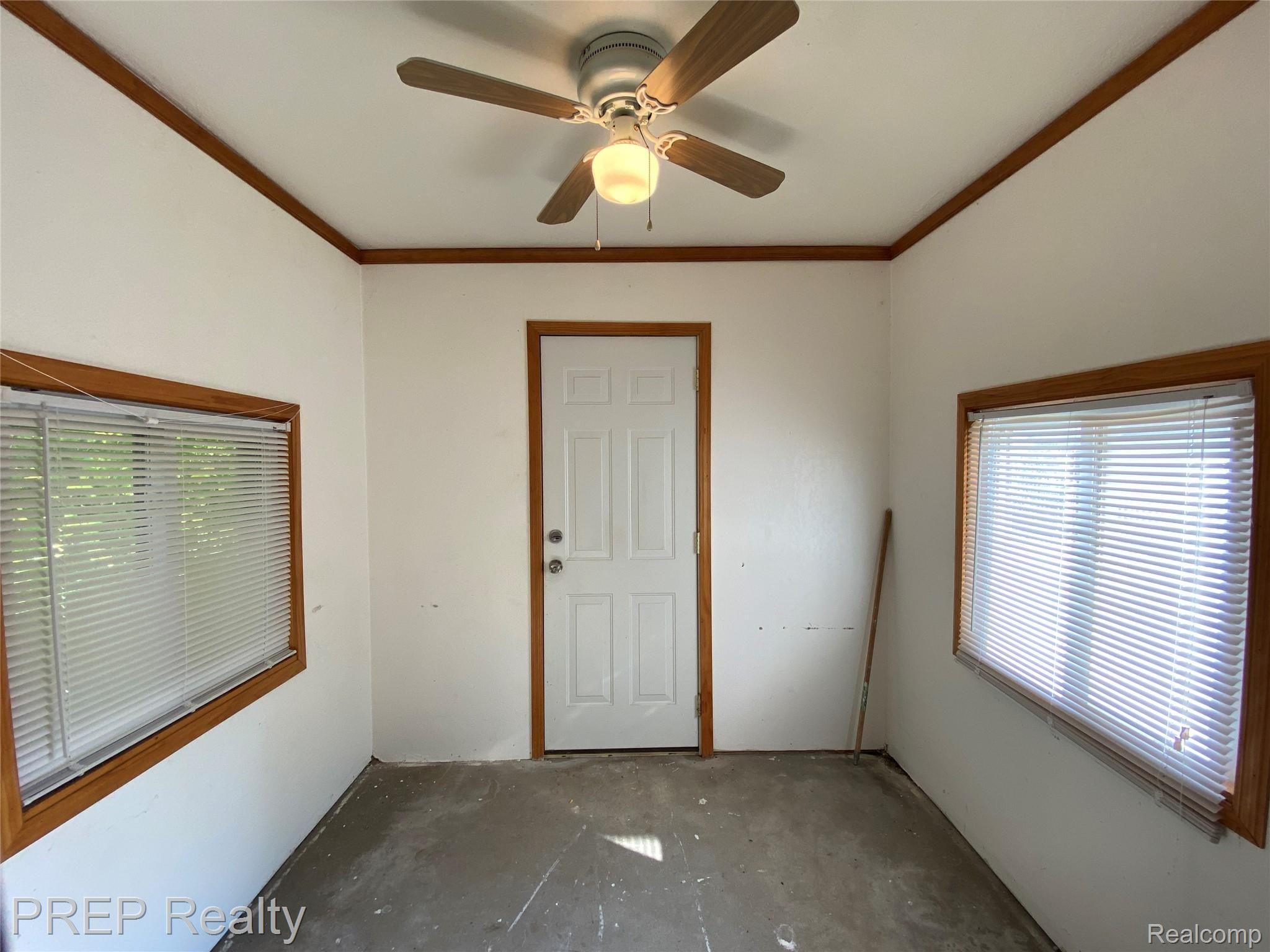 14168 Stahelin Road Detroit, MI 48223 - Photo 6 of 22 Enclosed Back Porch