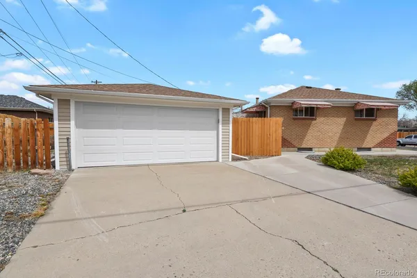 $447,500 | 7201 Avrum Drive, Denver, CO 80221