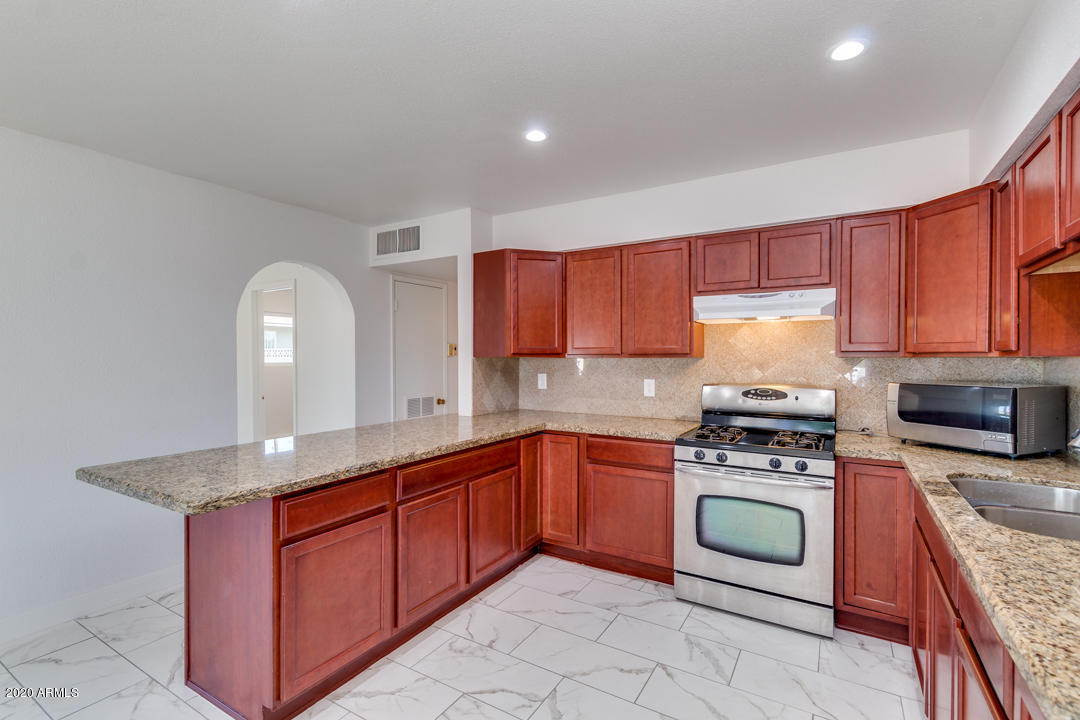 3033 West Ocotillo Road Phoenix, AZ 85017 - Photo 11 of 39 11-Ocotillo