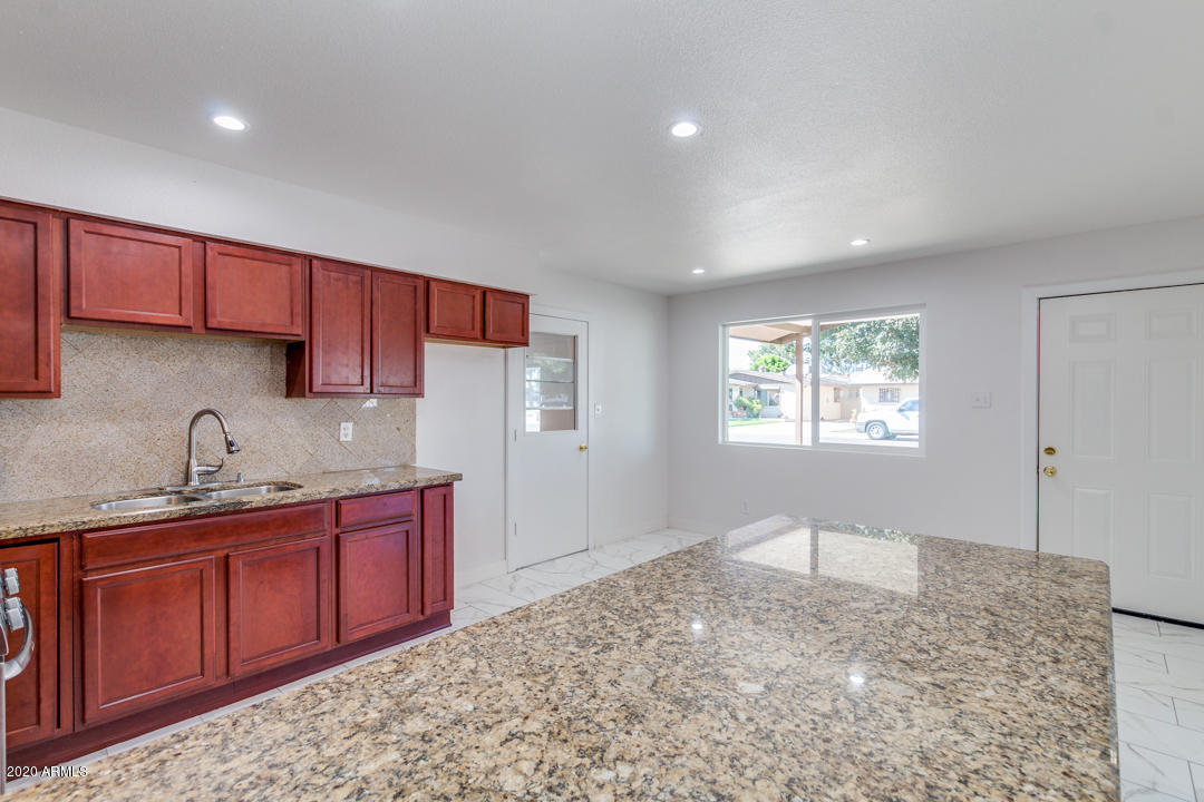 3033 West Ocotillo Road Phoenix, AZ 85017 - Photo 8 of 39 08-Ocotillo