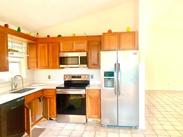 $3,300 | 107 Gibraltar Street, Royal Palm Beach, FL 33411