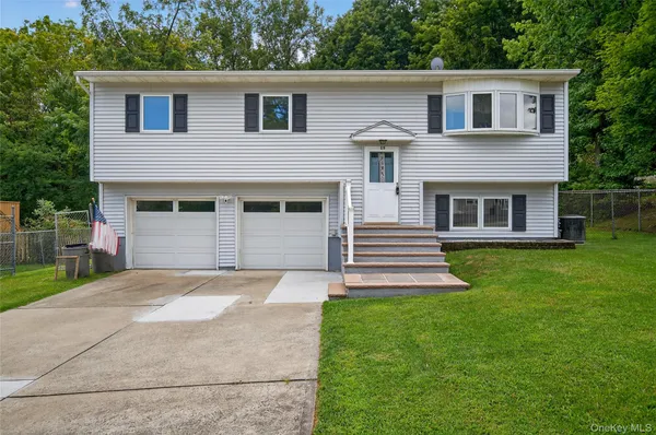 $540,000 | 19 Half Hollow Turn, Monroe, NY 10950