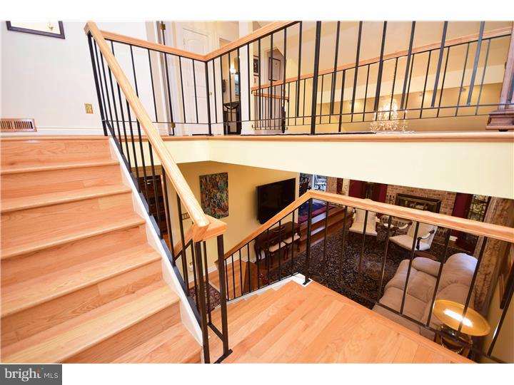 8549 Old Line Road Philadelphia, PA 19128 - Photo 11 of 25 Hallway