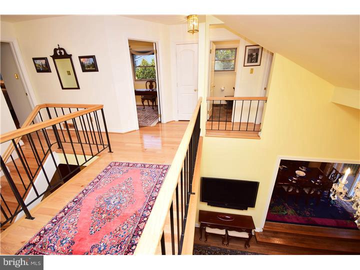 8549 Old Line Road Philadelphia, PA 19128 - Photo 12 of 25 Hallway