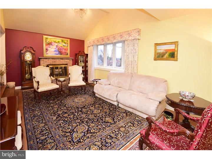 8549 Old Line Road Philadelphia, PA 19128 - Photo 7 of 25 Family Room