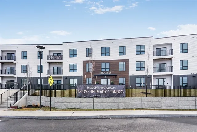 $599,000 | 203 Lowell Street, Unit 115, Wilmington, MA 01887