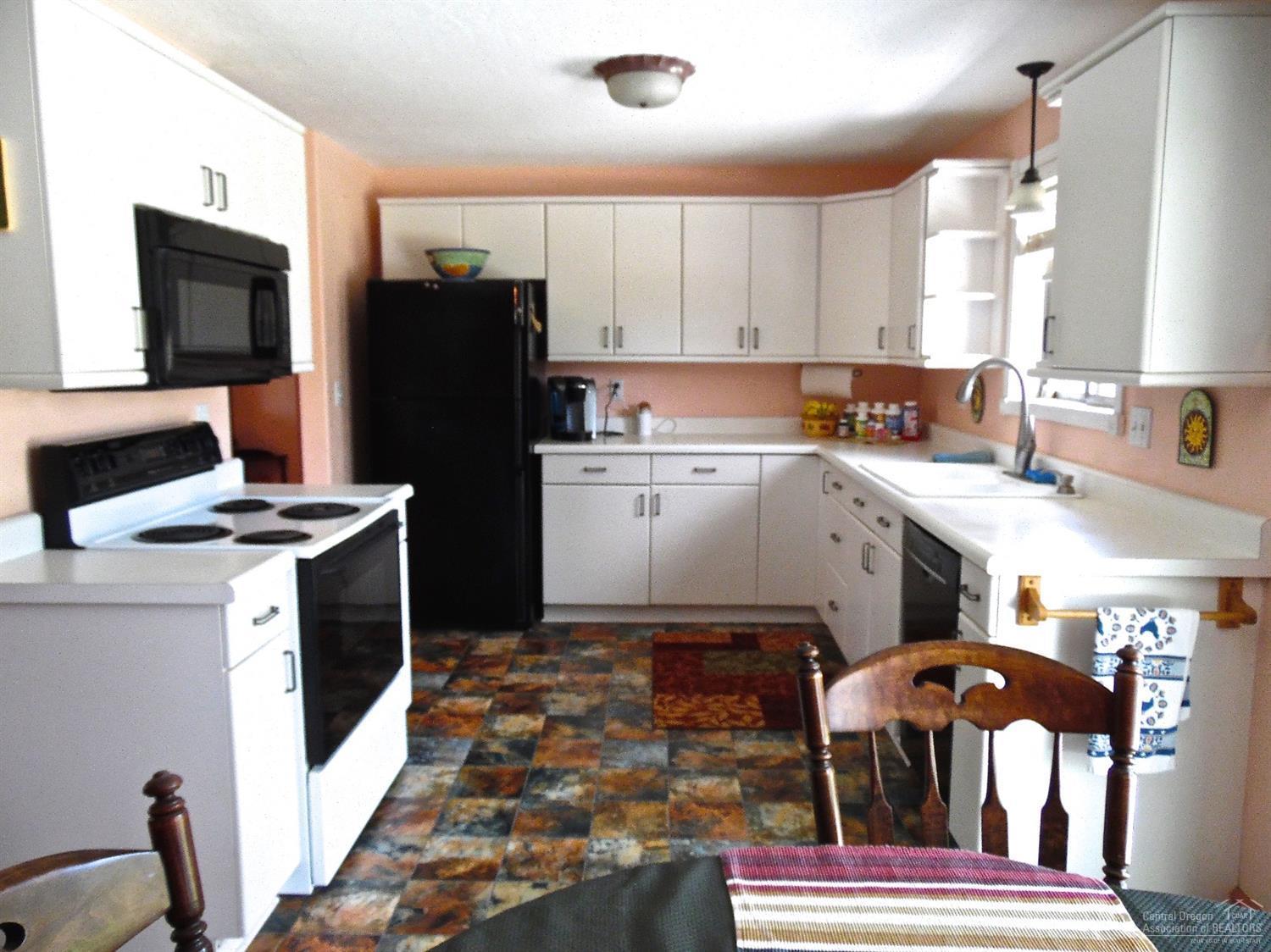 22838 Rodeo Court Bend, OR 97701 - Photo 6 of 20 Additional Photo