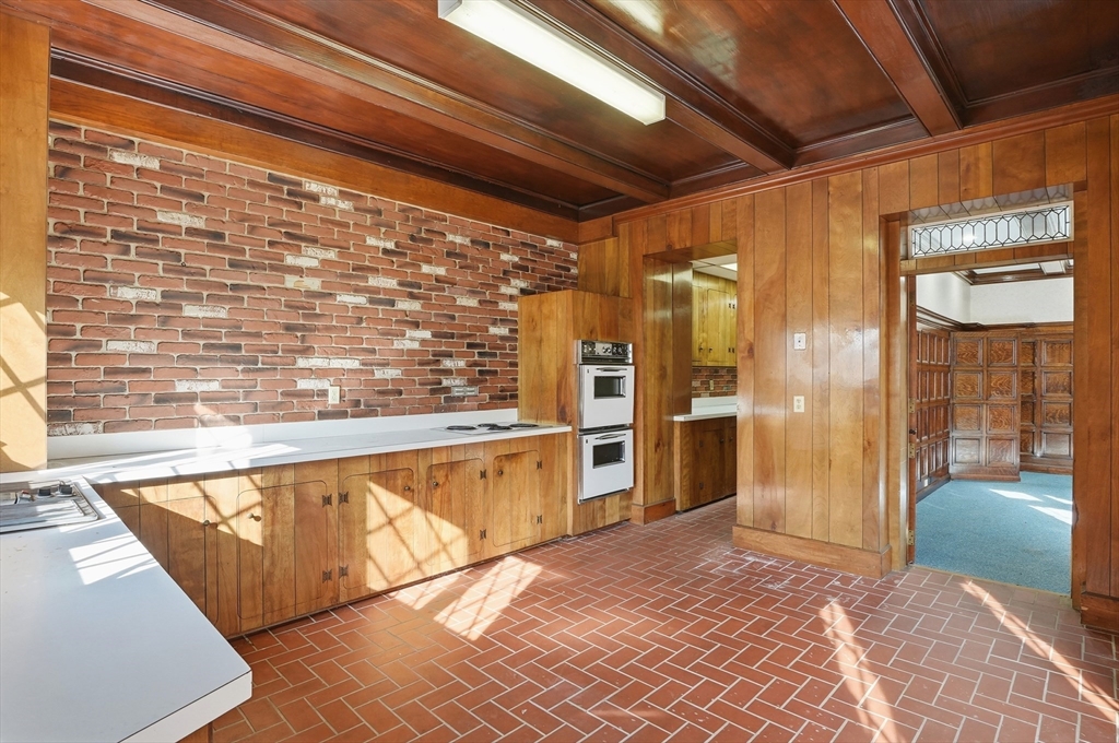 34 Elm Street Worcester, MA 01609 - Photo 12 of 42