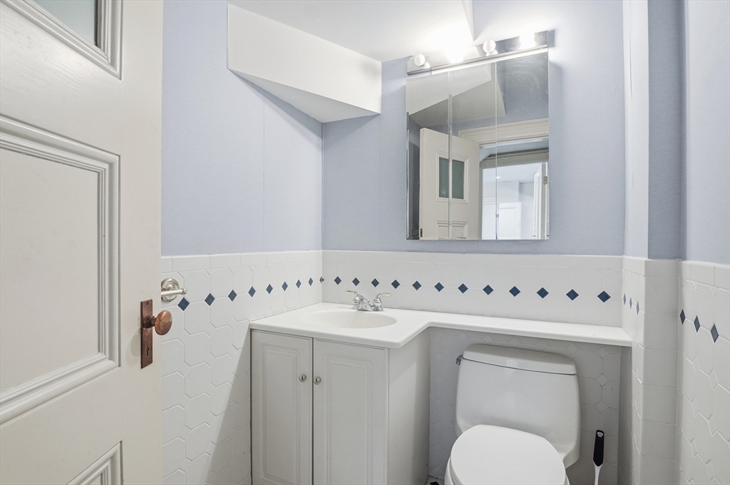 34 Elm Street Worcester, MA 01609 - Photo 22 of 42