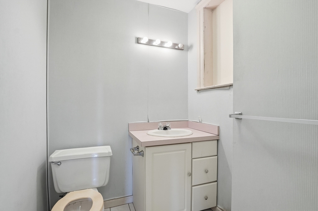 34 Elm Street Worcester, MA 01609 - Photo 30 of 42