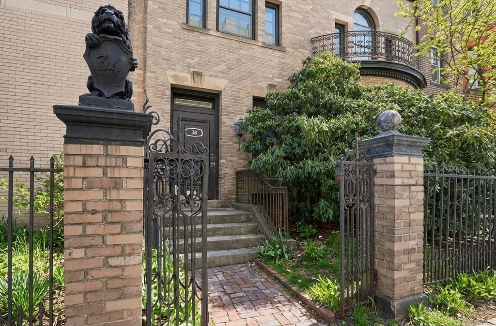 34 Elm Street Worcester, MA 01609 - Photo 3 of 42