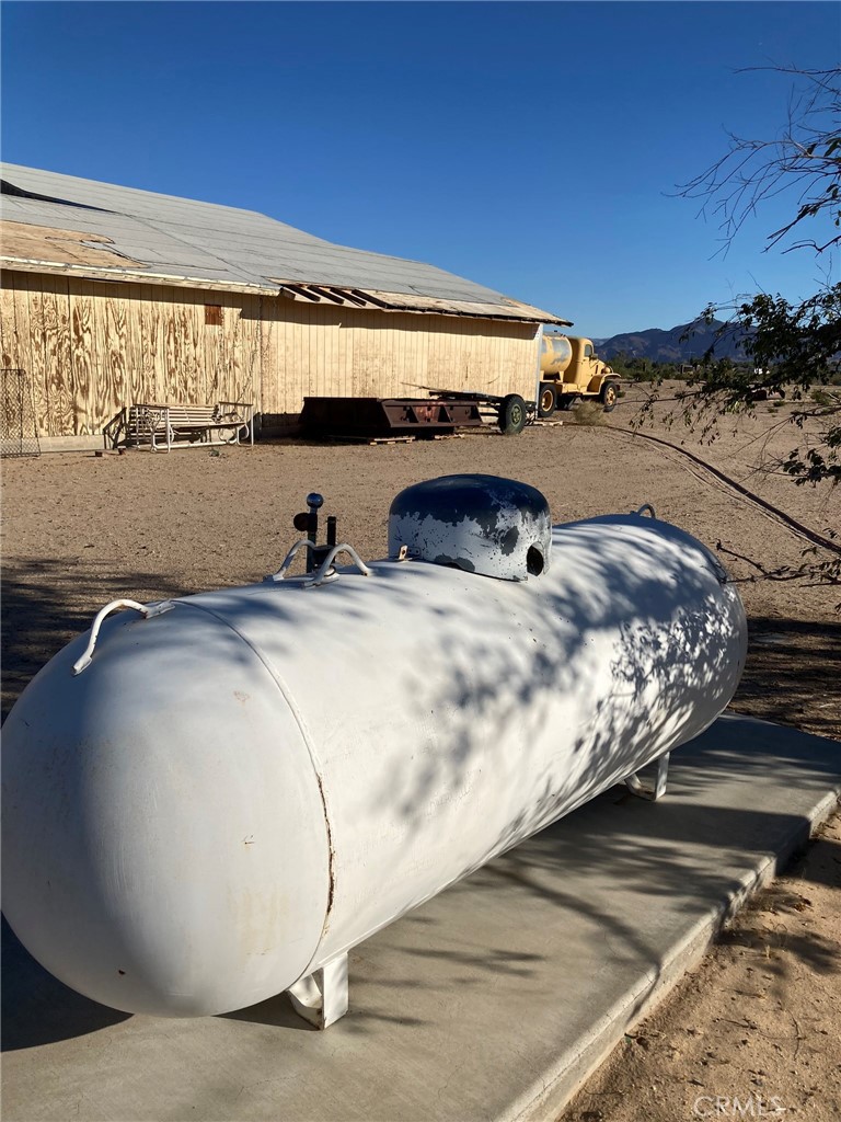 35127 Condor Road Newberry Springs, CA 92365 - Photo 59 of 60 a view of water heater and room