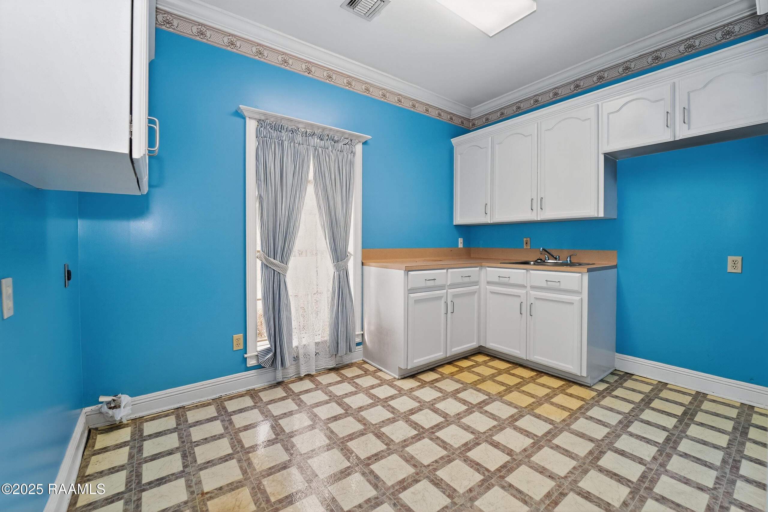 122 Finesse Road Carencro, LA 70520 - Photo 30 of 35 022_Laundry