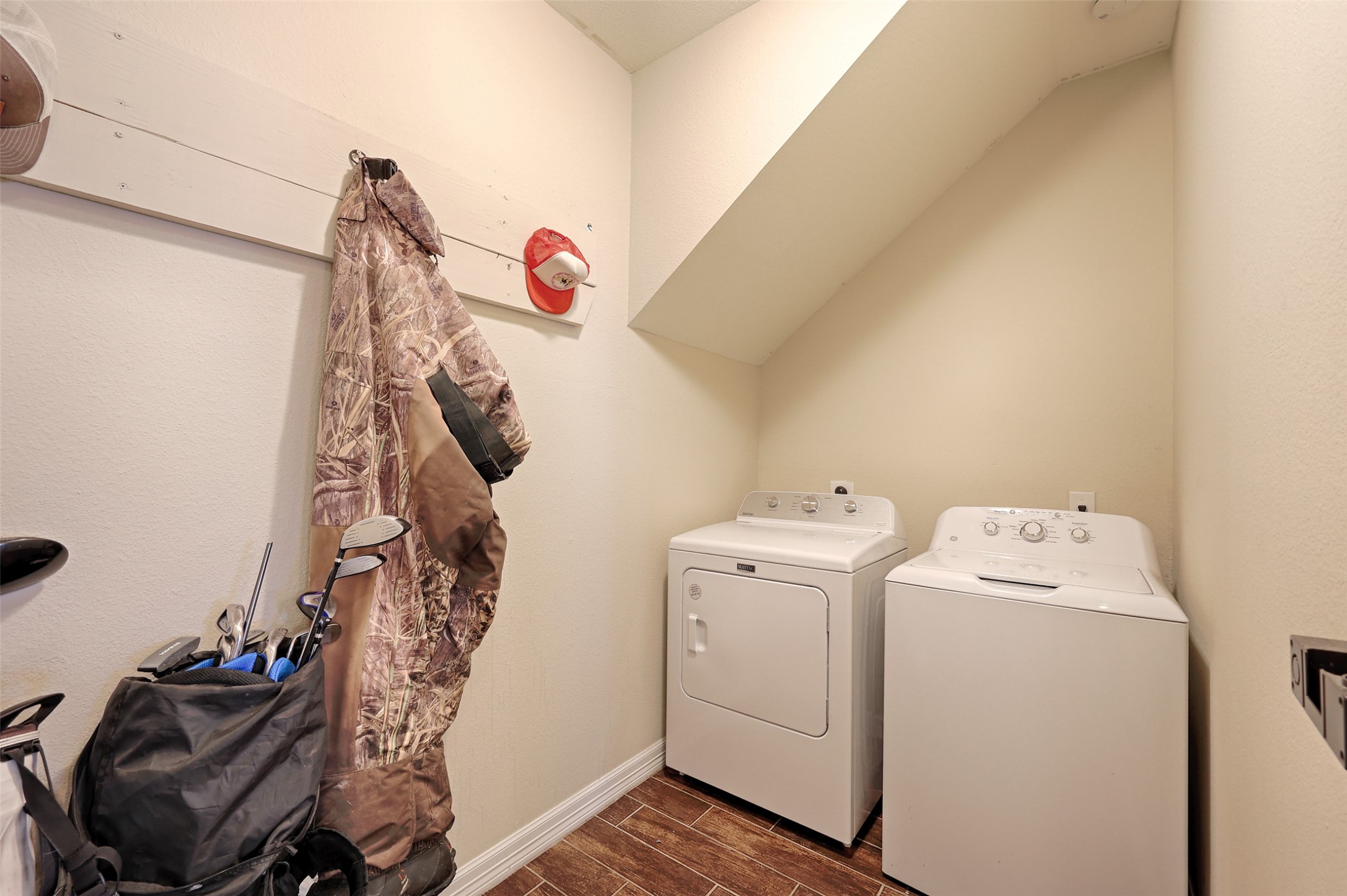 1122 Detroit Street College Station, TX 77840 - Photo 15 of 48 Washer and dryer stay!