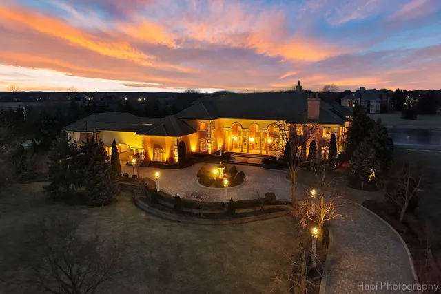 $2,999,995 | 2 Cutters Run, South Barrington, IL 60010