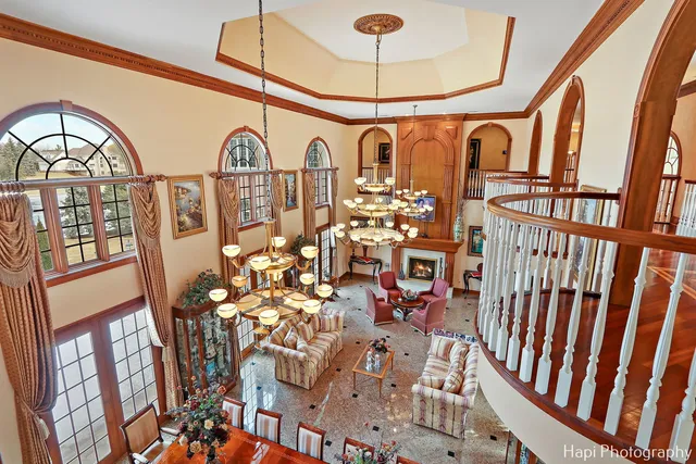 $2,999,995 | 2 Cutters Run, South Barrington, IL 60010