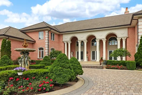 $2,999,995 | 2 Cutters Run, South Barrington, IL 60010