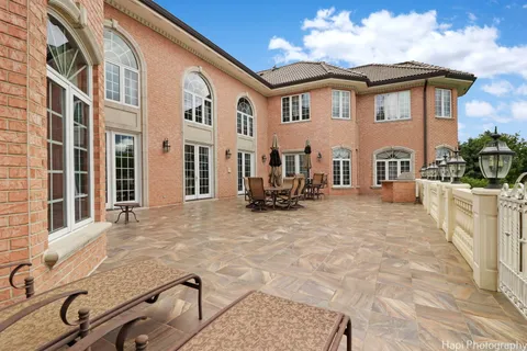 $2,999,995 | 2 Cutters Run, South Barrington, IL 60010