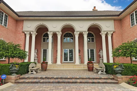$2,999,995 | 2 Cutters Run, South Barrington, IL 60010