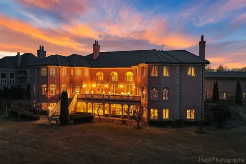 $2,999,995 | 2 Cutters Run, South Barrington, IL 60010