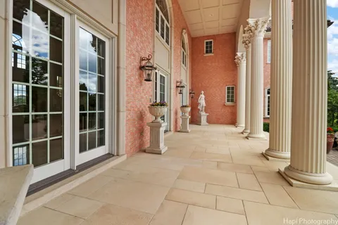 $2,999,995 | 2 Cutters Run, South Barrington, IL 60010