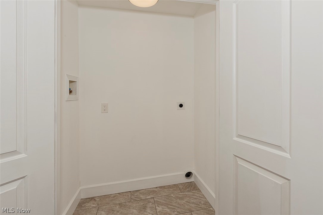 1722 Lee Road Cleveland, OH 44118 - Photo 25 of 35
