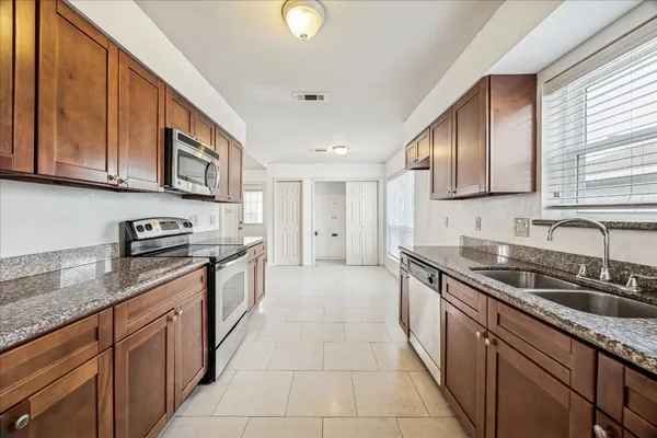 $2,000 | 1907 Sedgie Drive, Houston, TX 77080