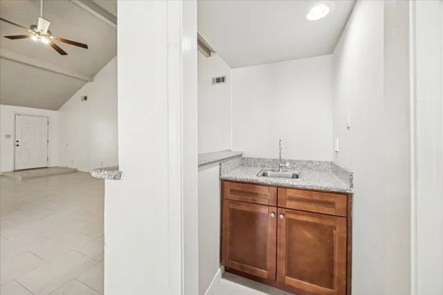 a view of utility room