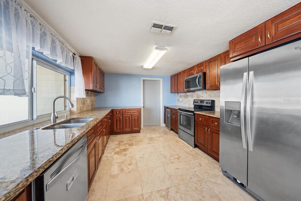 4025 Sail Drive New Port Richey, FL 34652 - Photo 7 of 28