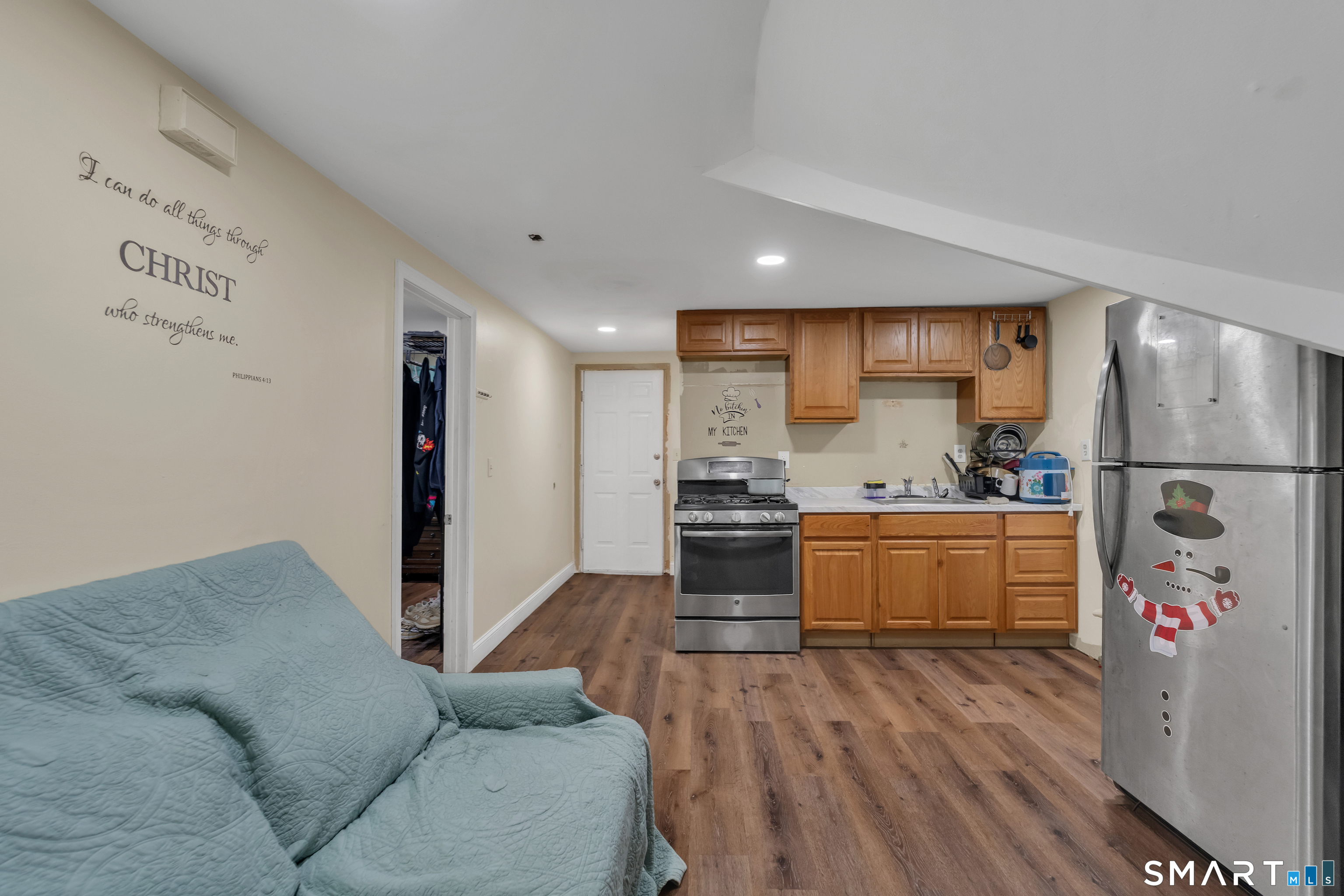 644-646 Maple Street Bridgeport, CT 06608 - Photo 12 of 40
