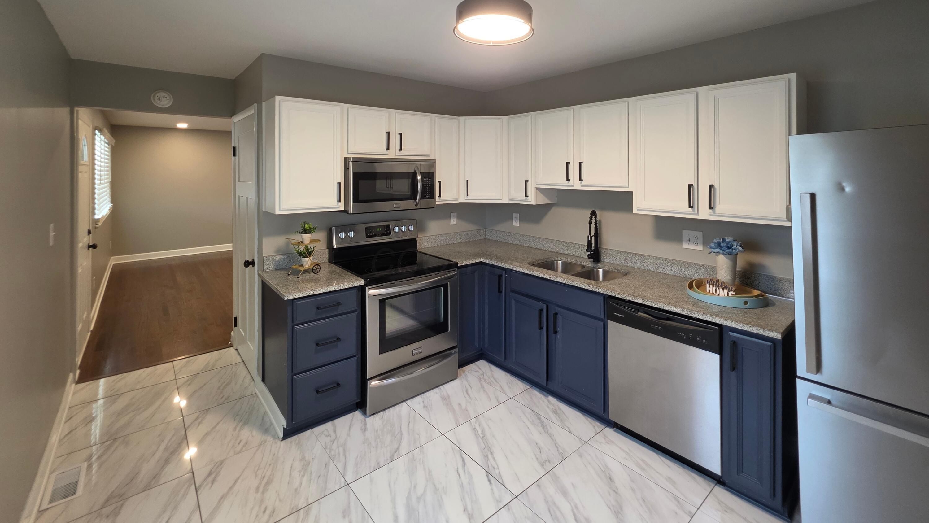 3137 Hillgate Road Columbus, OH 43207 - Photo 12 of 36 Kitchen