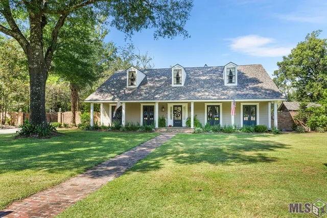 $699,999 | 6423 Lawnridge Drive, Central, LA 70818