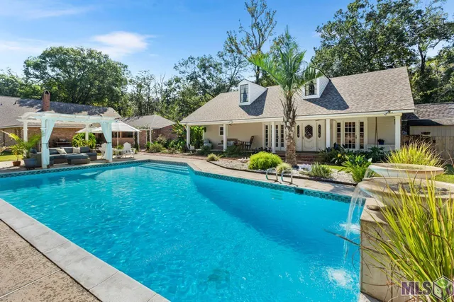 $699,999 | 6423 Lawnridge Drive, Central, LA 70818