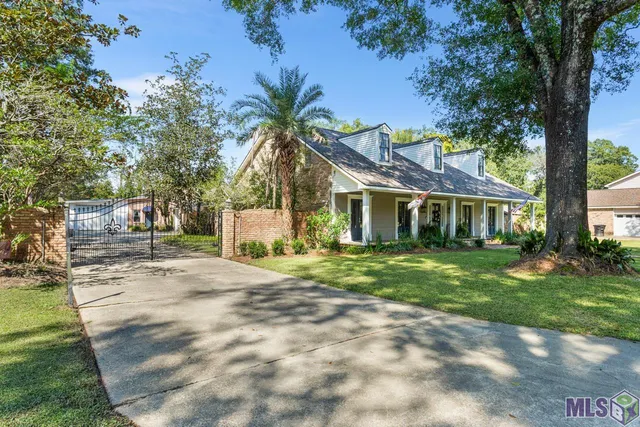 $699,999 | 6423 Lawnridge Drive, Central, LA 70818