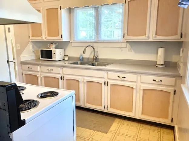 $131,000 | 1316 6th Avenue, Sterling, IL 61081