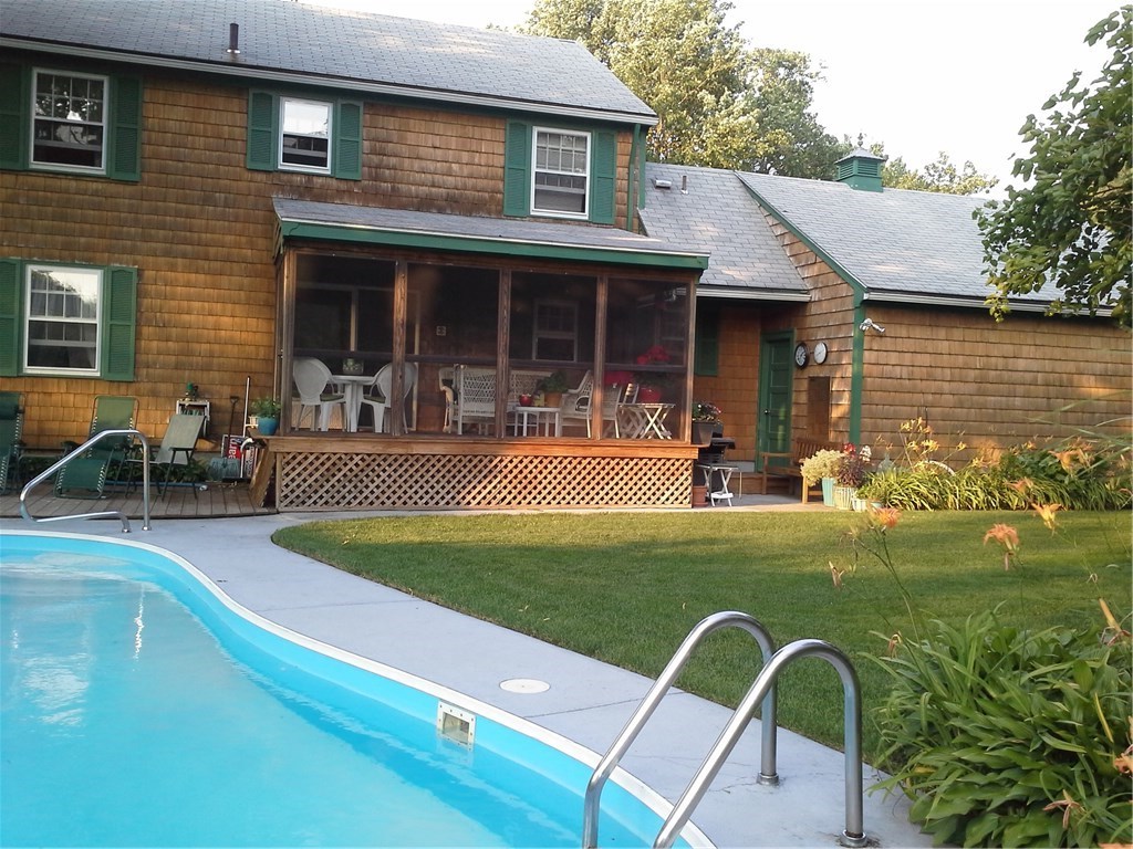 22 Waco Road Warwick, RI 02889 - Photo 4 of 34 Gallery Image 4