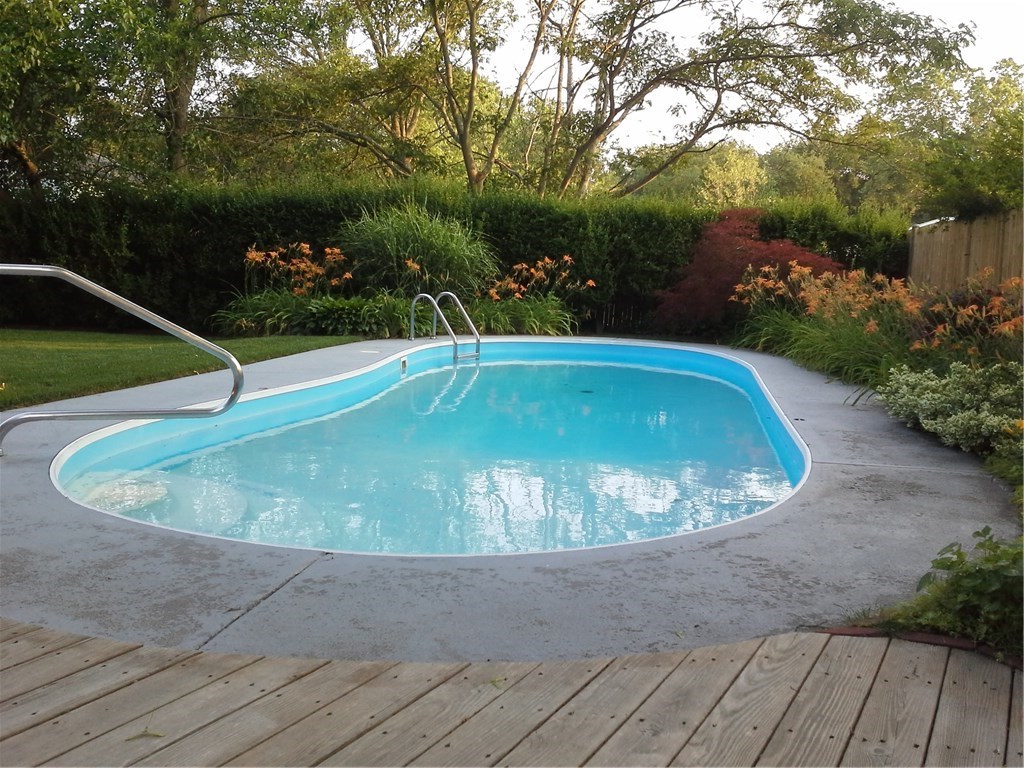 22 Waco Road Warwick, RI 02889 - Photo 5 of 34 Gallery Image 5