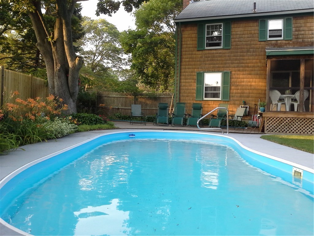 22 Waco Road Warwick, RI 02889 - Photo 6 of 34 Gallery Image 6