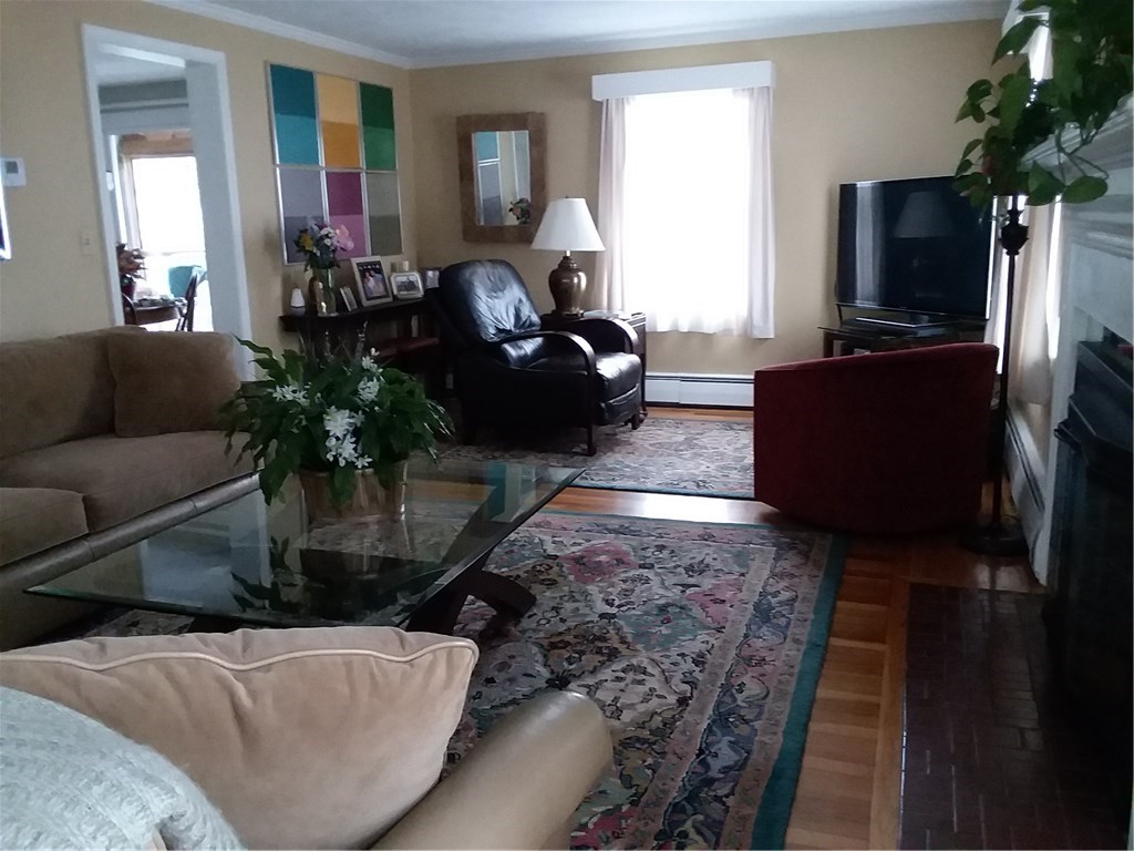 22 Waco Road Warwick, RI 02889 - Photo 7 of 34 Gallery Image 7