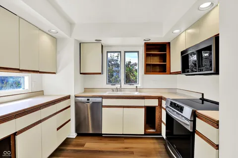 $254,900 | 7669 River Road, Unit 28, Indianapolis, IN 46240