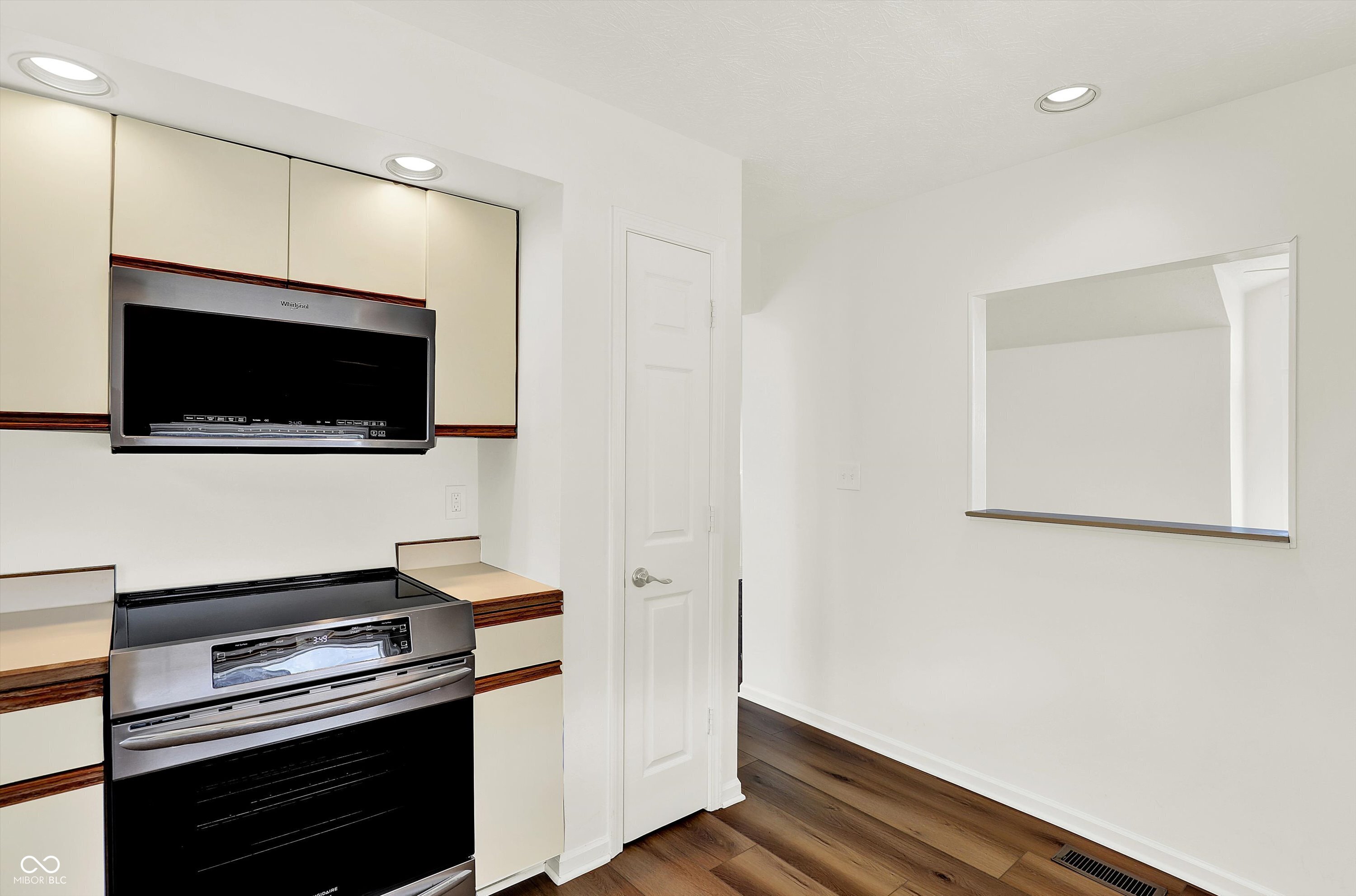 7669 River Road, Unit 28 Indianapolis, IN 46240 - Photo 15 of 32